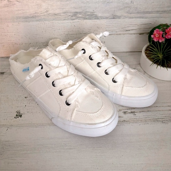 Obtaom White Canvas Sneakers - Picture 1 of 2